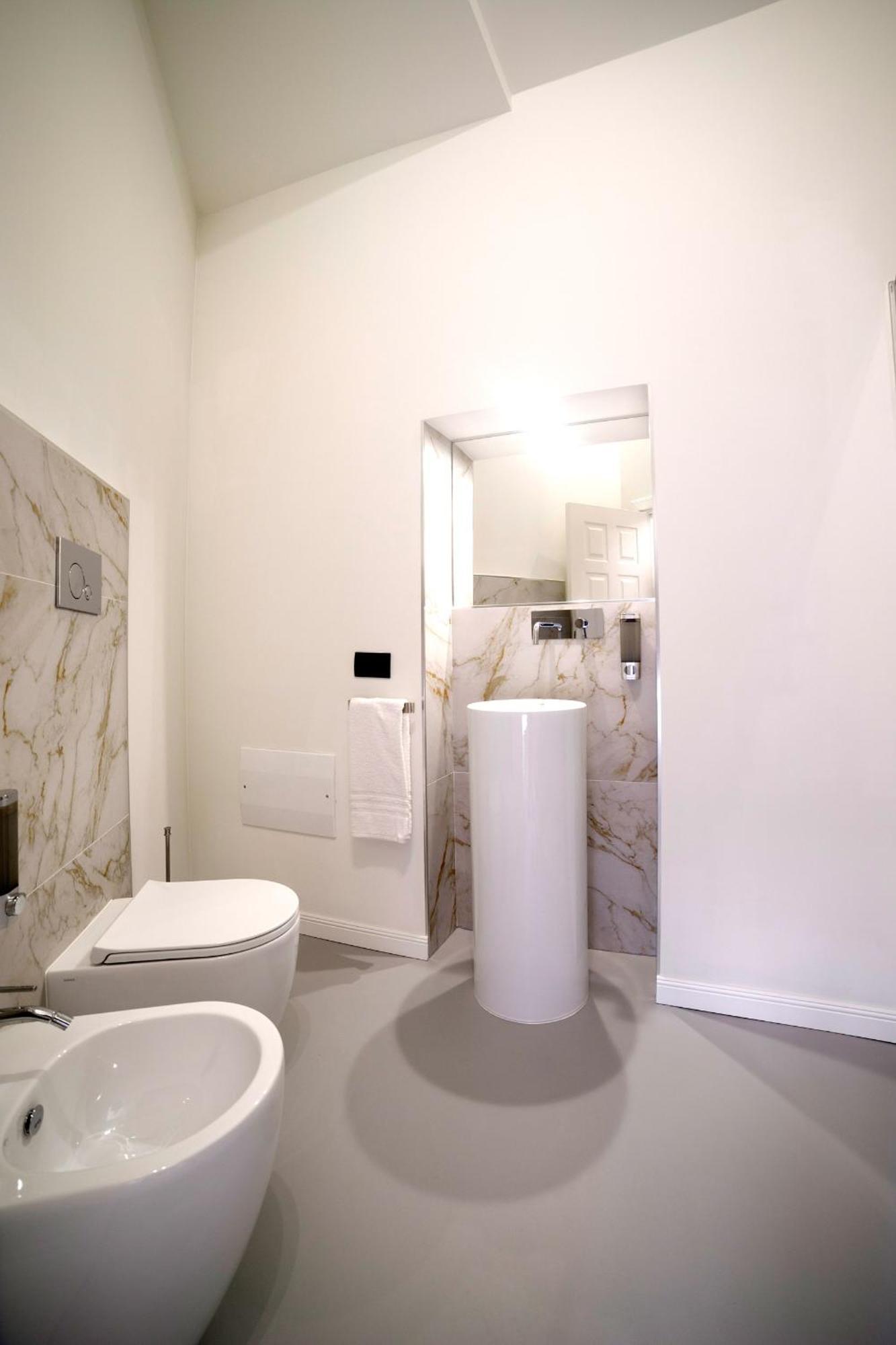 Corsovittorio87Suite Cagliari Luaran gambar